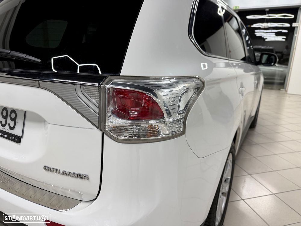 Mitsubishi Outlander 2.2 DI-D Intense - 7
