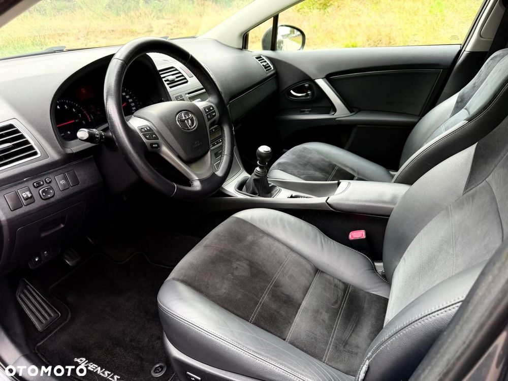Toyota Avensis 1.8 Executive - 23