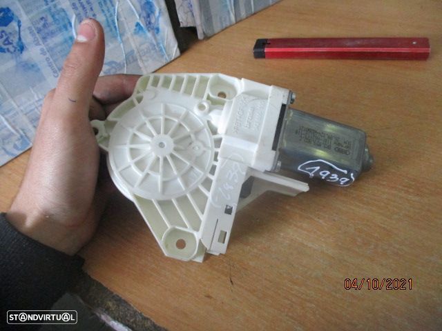 Motor Elevador Vidro 8K0959802C AUDI A1 2013 FD AUDI A1 SPORTBACK 8X FASE 2  2017 1.6TDI 115CV 5P PRETO FD - 1