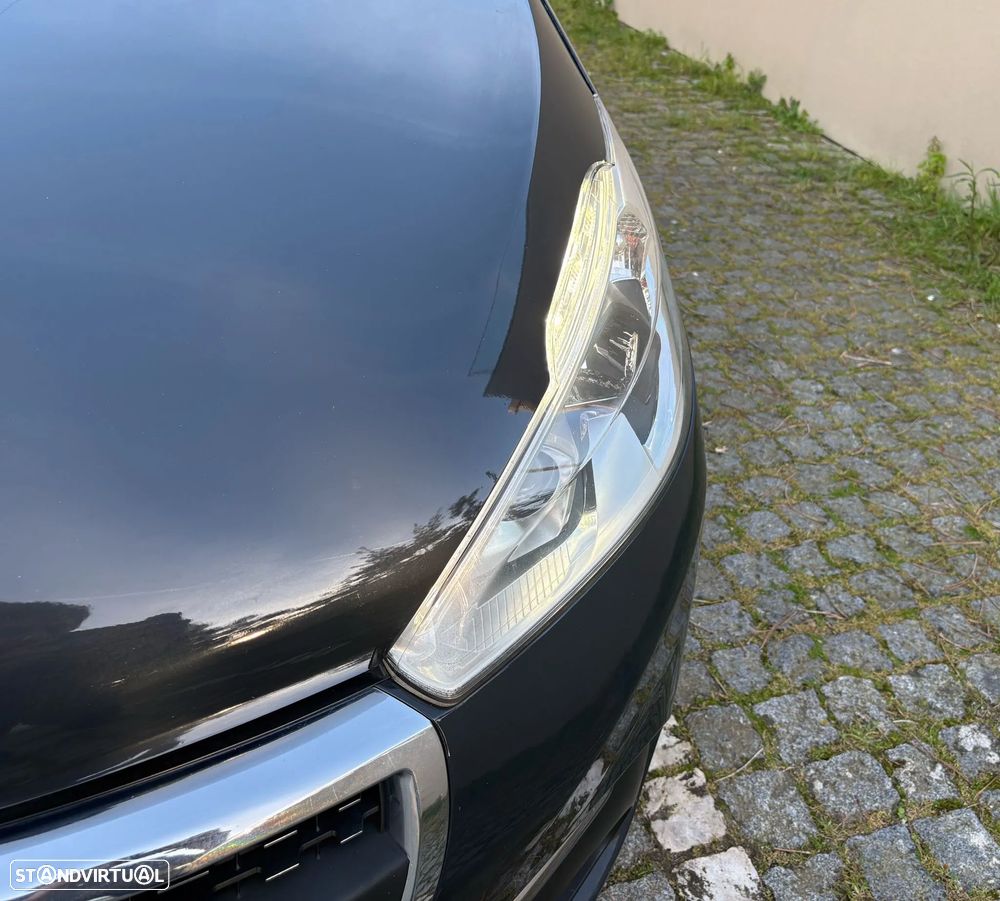 Peugeot 208 1.2 PureTech Style - 26