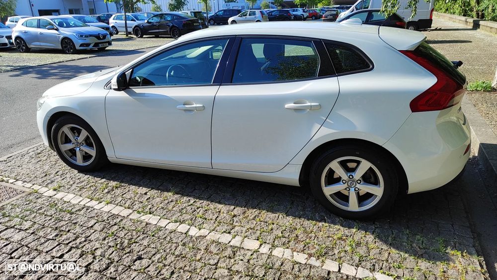 Volvo V40 ver-1-6-d2-eco-momentum - 5