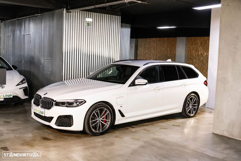 BMW 530 e Pack Desportivo M - 2