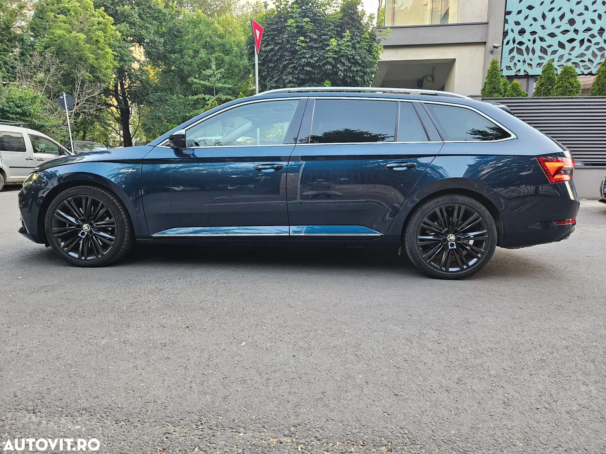 Skoda Superb 2.0 TSI 4X4 DSG Laurin & Klement - 8