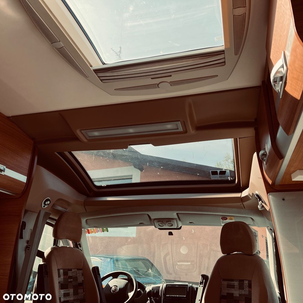Weinsberg Fiat Ducato Kamper półintegra - 12