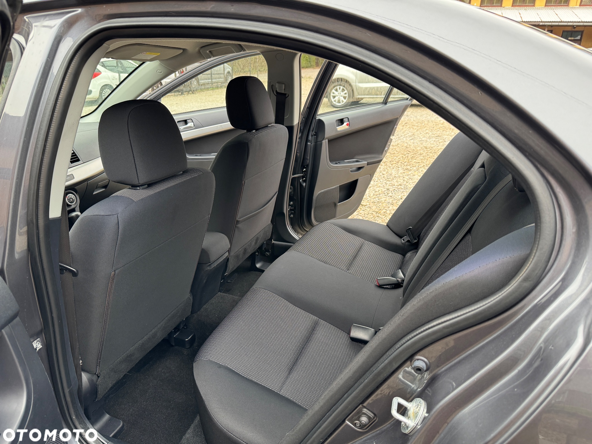 Mitsubishi Lancer 1.8 CVT Invite - 14