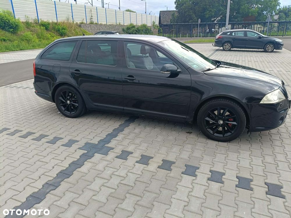 Skoda Octavia 2.0 TDI DPF RS - 3