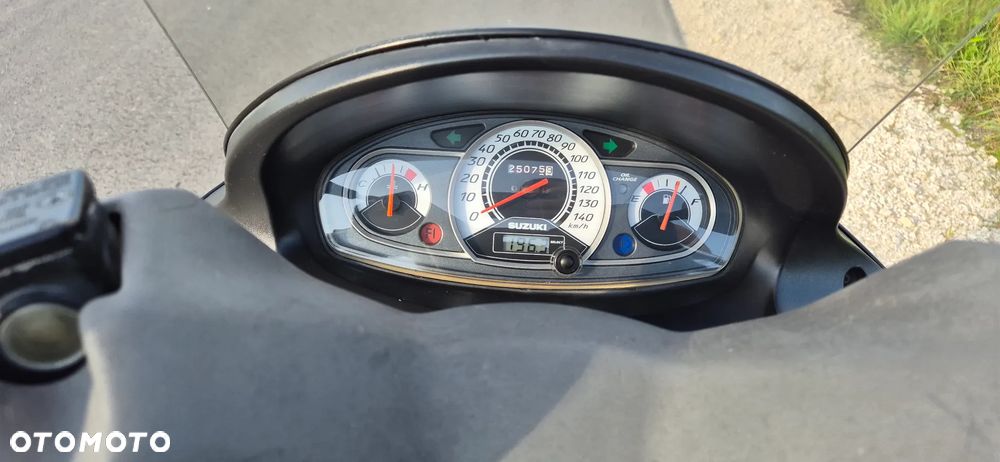 Suzuki Burgman - 9