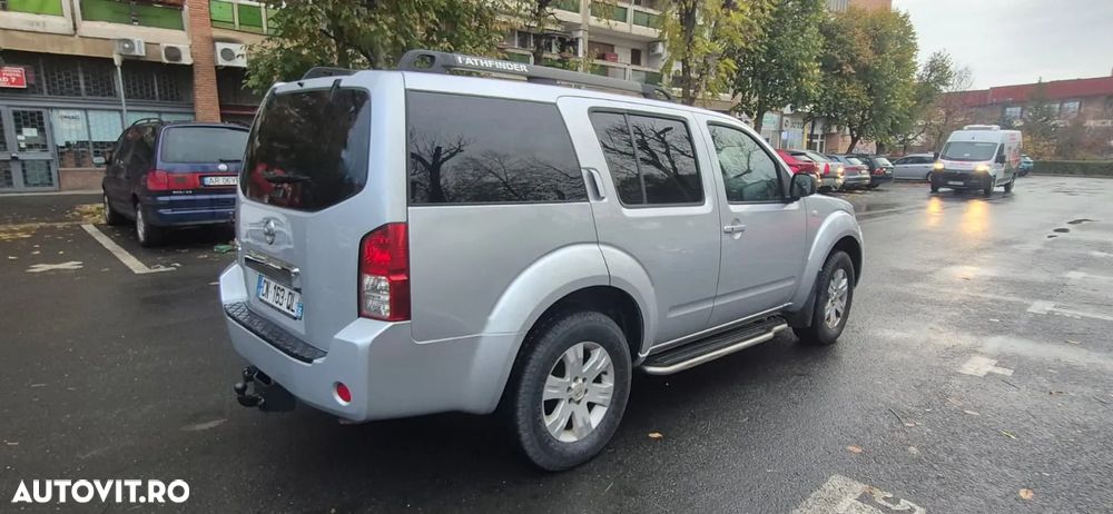 Nissan Pathfinder - 3