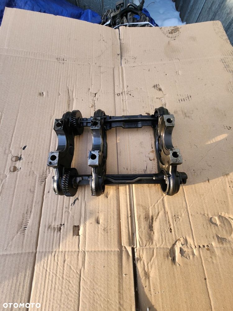 wałki balansowe / podstawa wału mercedes w205 w253 w213 w447 2.0 cdi om654 - 1