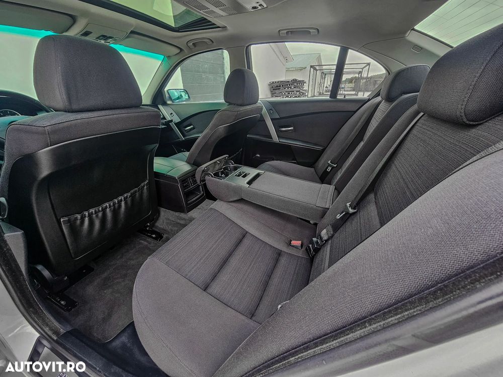 BMW Seria 5 525d - 11