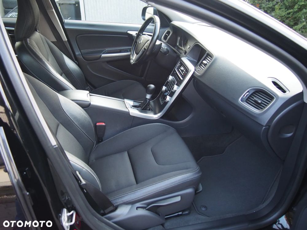 Volvo V60 D2 Edition - 13