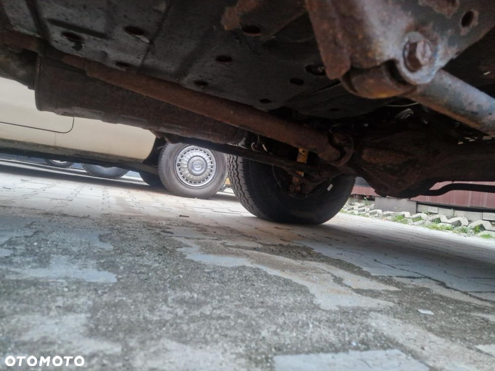 Toyota Land Cruiser - 17