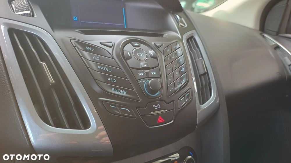 Ford Focus 1.6 EcoBoost Titanium - 23