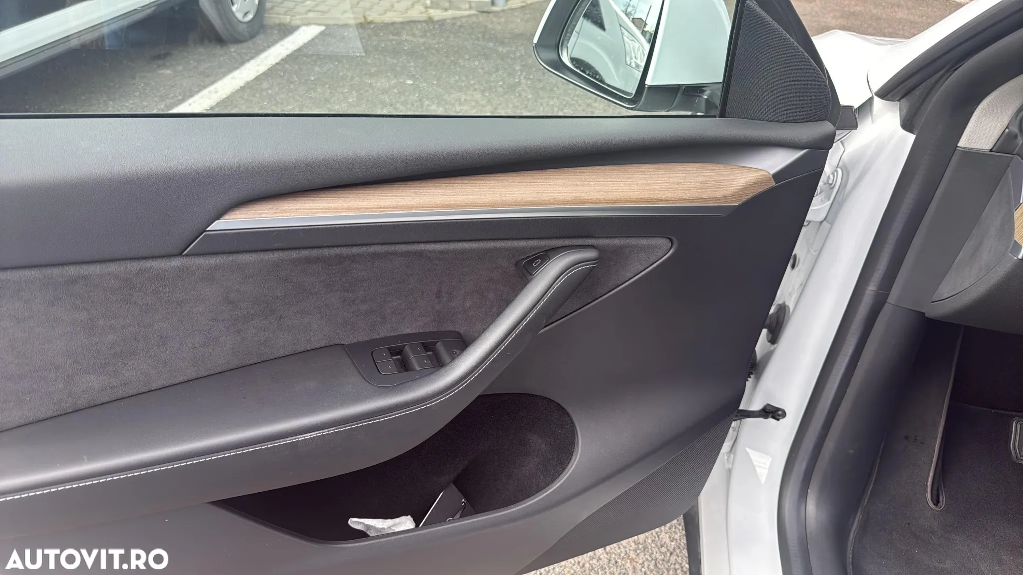 Tesla Model Y RWD - 11