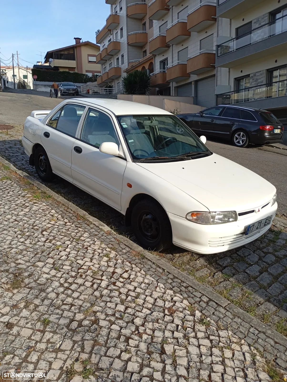 Mitsubishi Lancer 1300 GLi - 1
