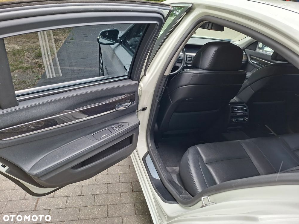 BMW Seria 7 - 19