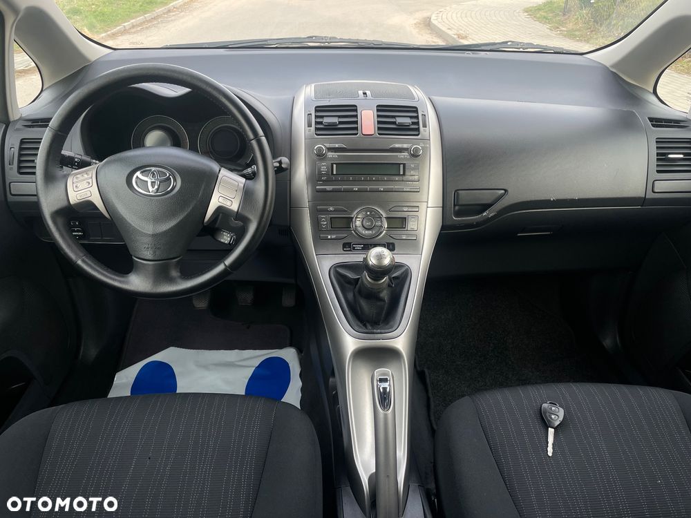 Toyota Auris 1.6 VVT-i Team - 10