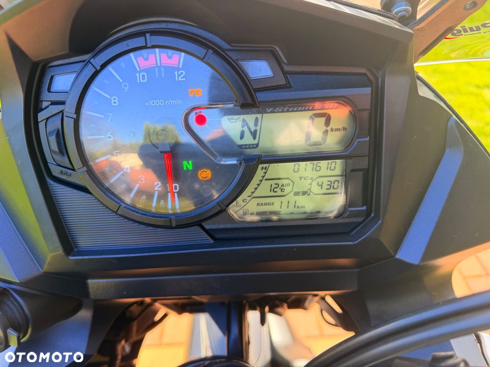 Suzuki V-STROM - 12