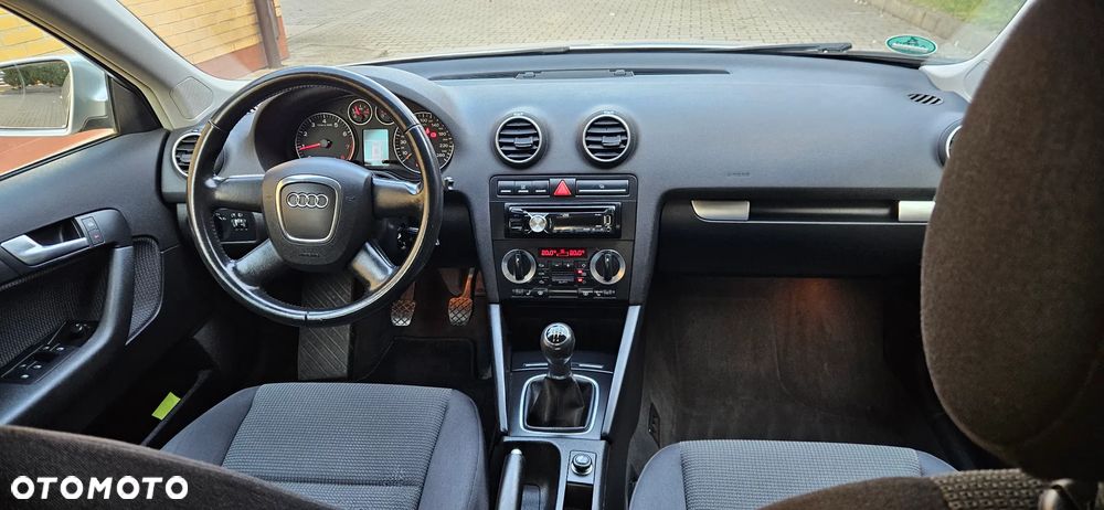 Audi A3 Sportback 1.6 Attraction - 3