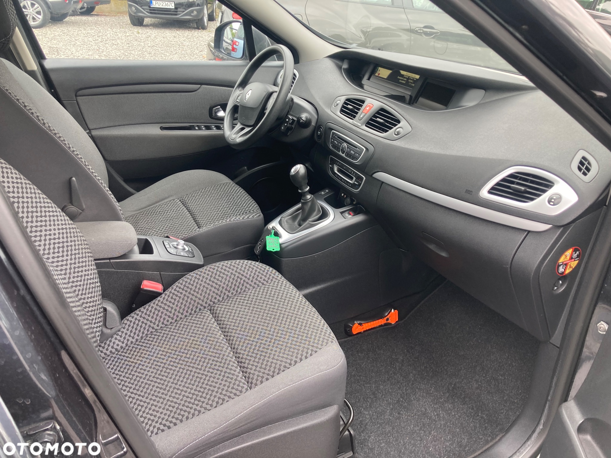 Renault Scenic 1.6 16V 110 Authentique - 11
