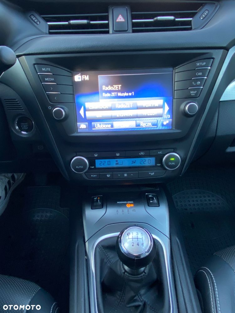 Toyota Avensis 2.0 D-4D Premium - 16