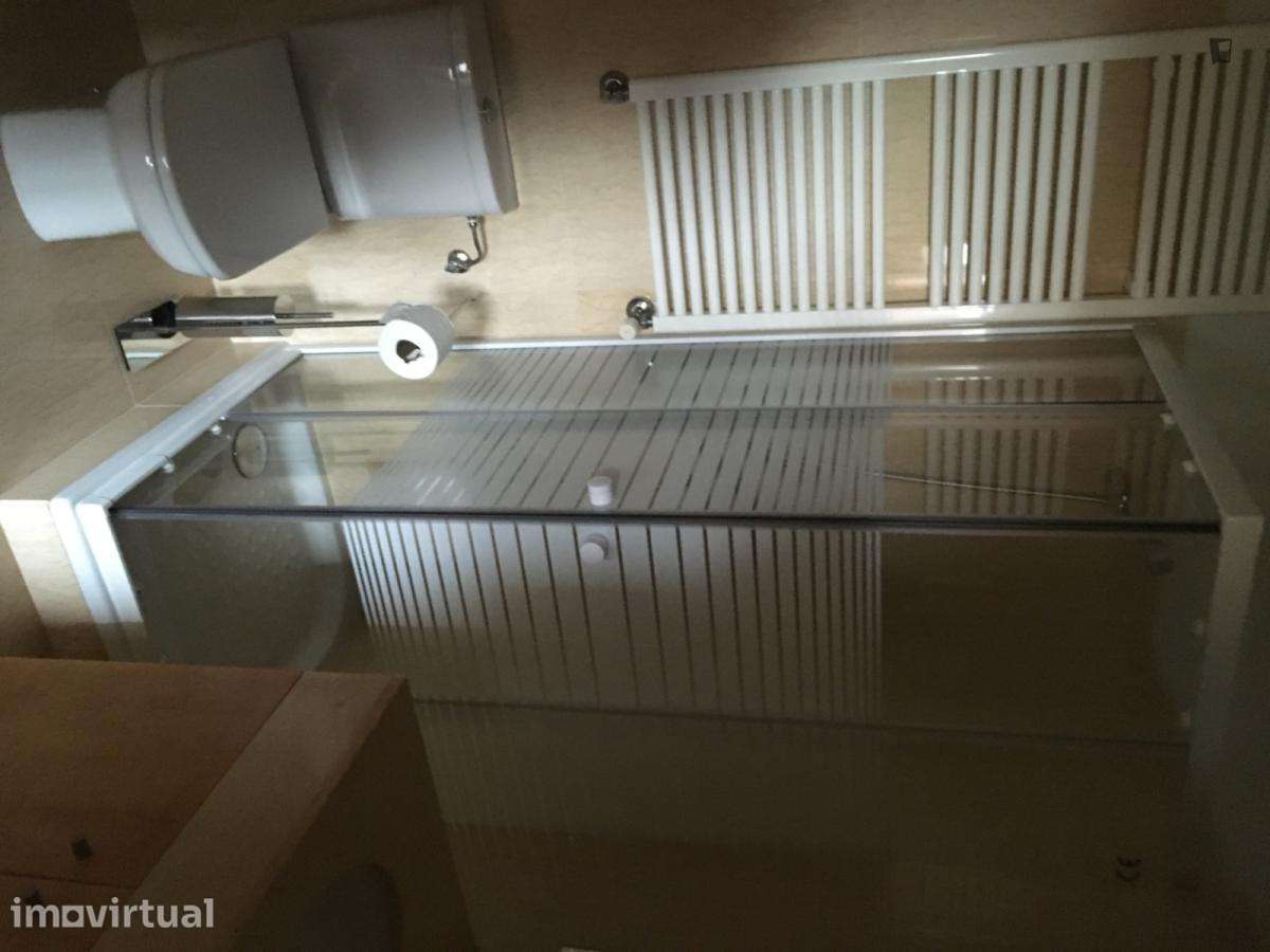 Quarto - localizado em Cedofeita Porto - Grande imagem: 4/14