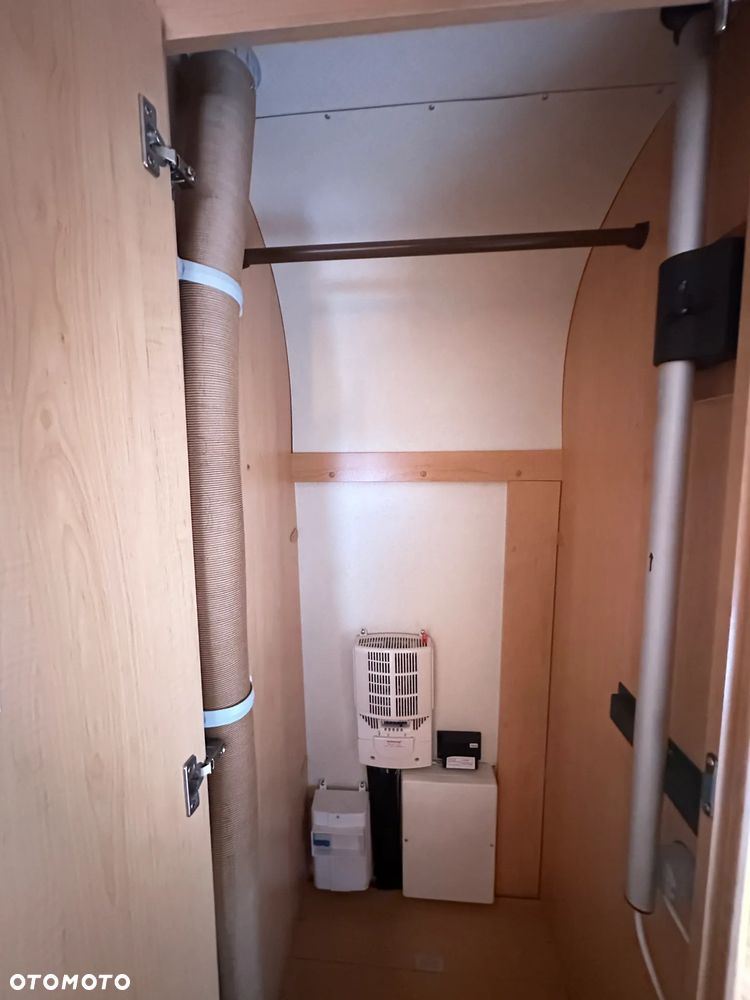 Hobby 460 UL z przedsionkiem Isabella i napędem. DMC 1400 KG !!! - 35