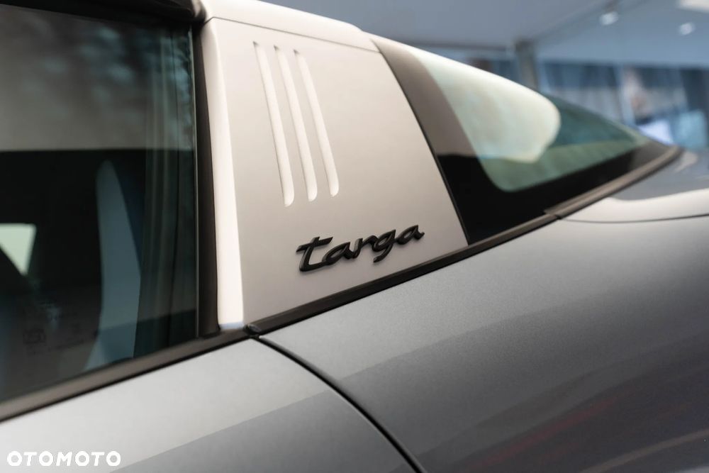 Porsche 911 Targa 4 GTS - 29