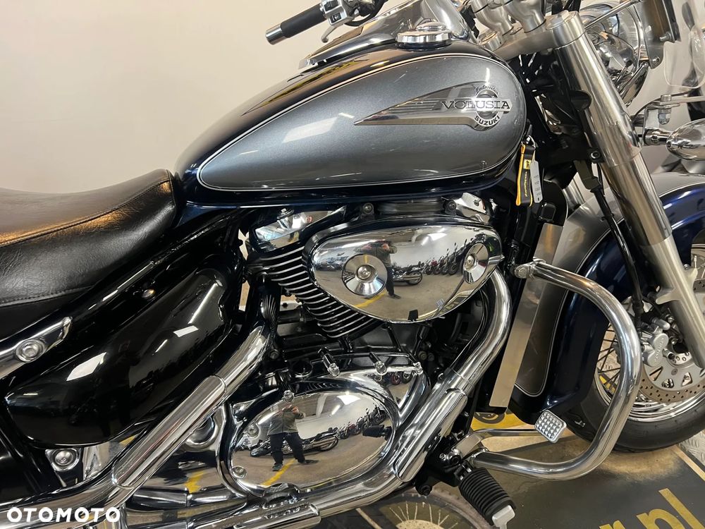 Suzuki VL 800 Volusia - 11