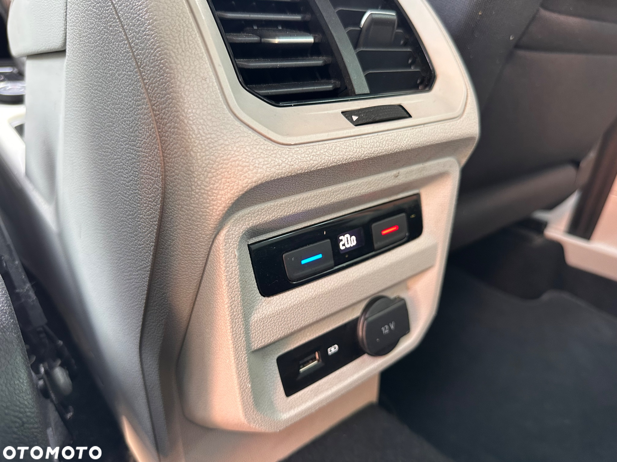 Volkswagen Tiguan - 28