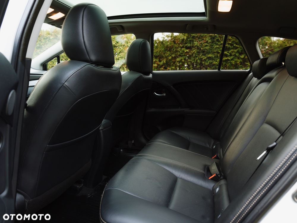 Toyota Avensis 2.0 D-4D Prestige - 19