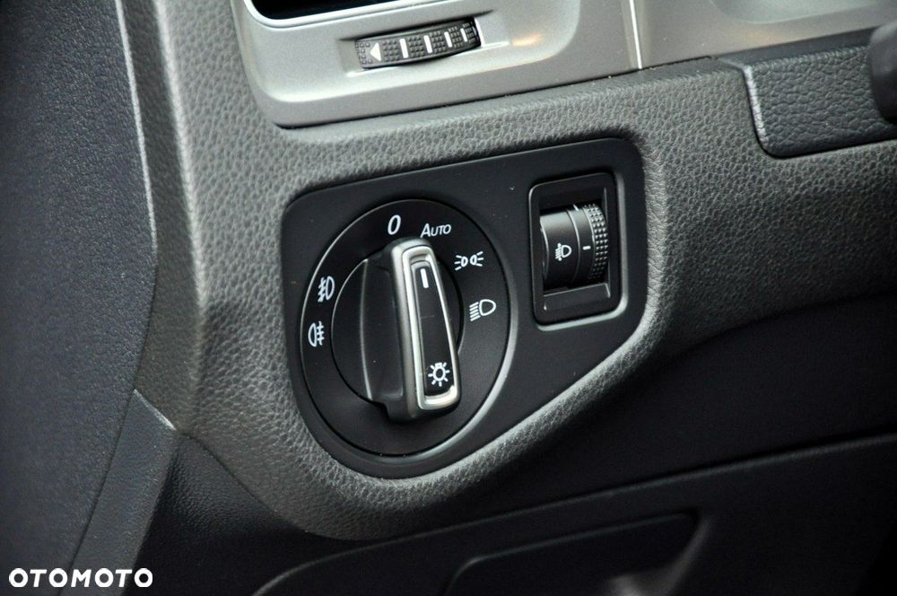 Volkswagen Golf - 36