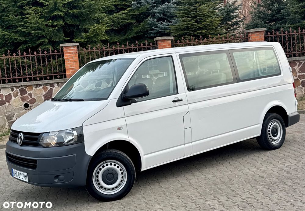 Volkswagen Caravelle - 2