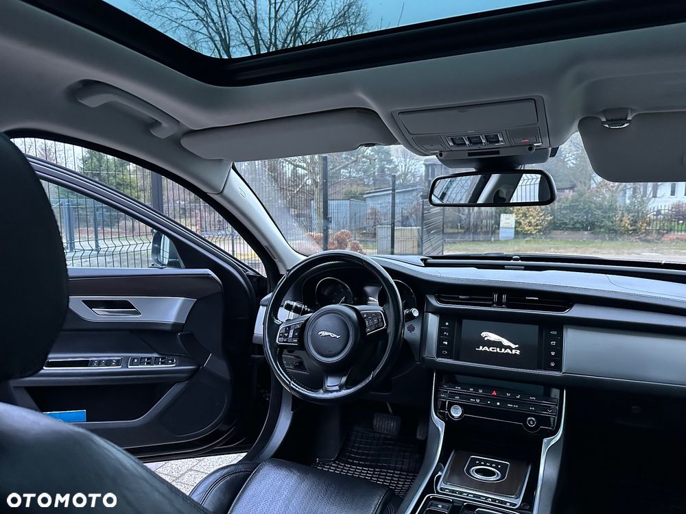 Jaguar XF 2.0 i4D Prestige - 15
