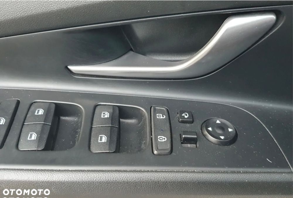 Hyundai Elantra 1.6 Executive CVT - 22