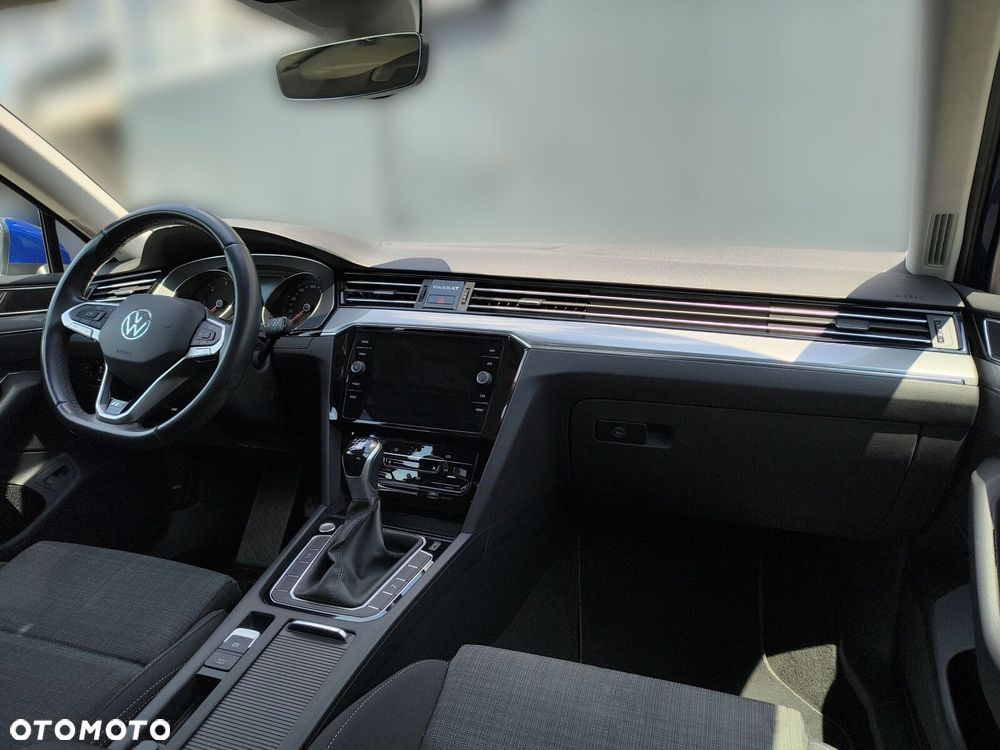 Volkswagen Passat - 33