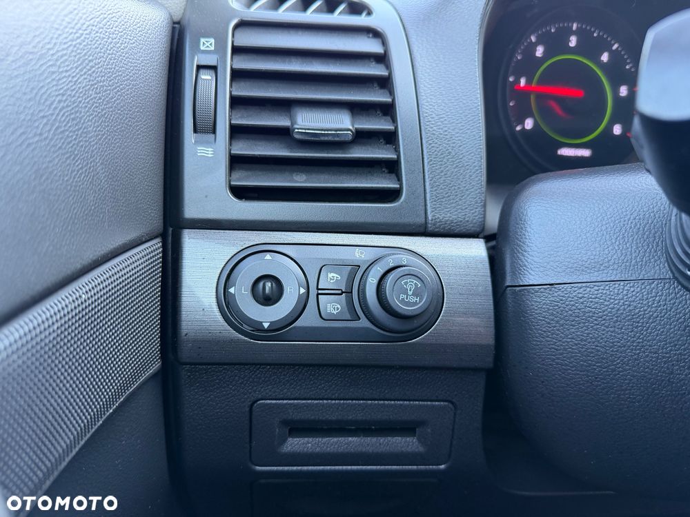 Chevrolet Captiva 2.0 4WD 7 Sitzer Automatik LT Exclusive - 14