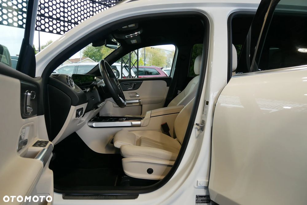 Mercedes-Benz GLB 250 4Matic 8G-DCT - 8