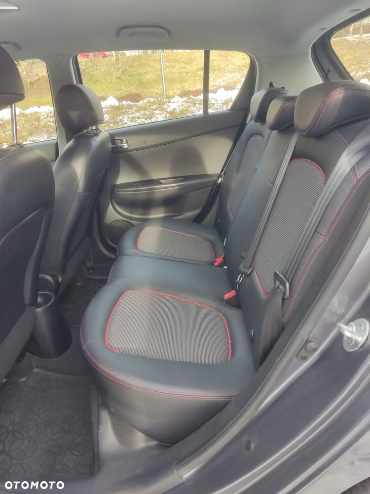 Hyundai i20 1.2 FIFA WM Edition - 11