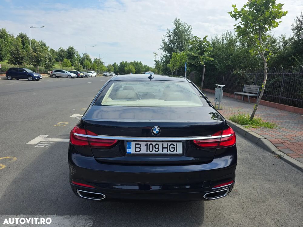 BMW Seria 7 740e iPerformance - 11