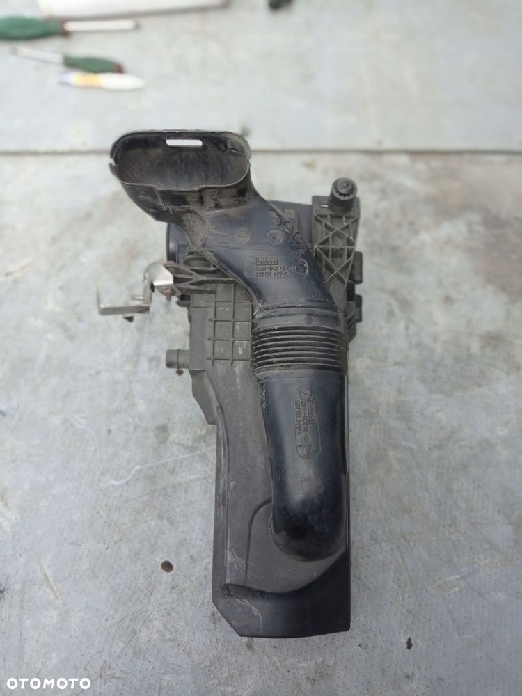 obudowa filtra powietrza ford fiesta mk7 lift 1.5 tdci c1b1-9c662ab - 1