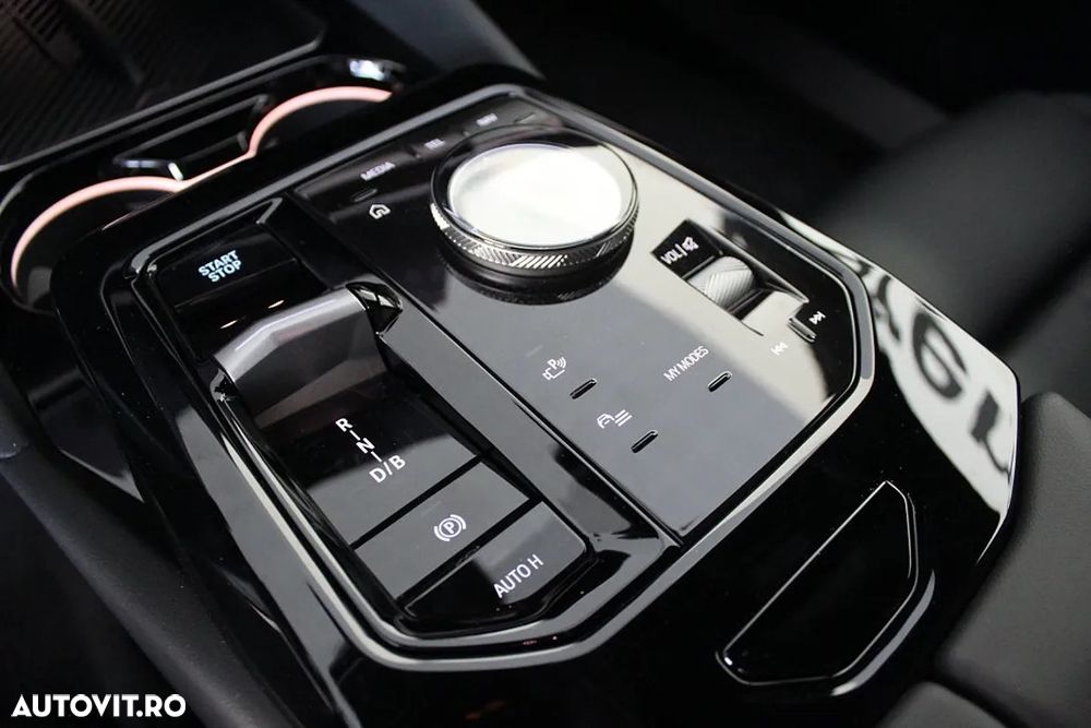 BMW i5 - 12