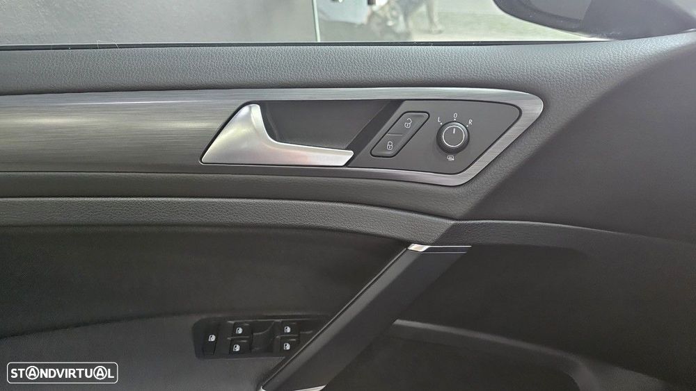 VW Golf 1.6 TDI Confortline - 20