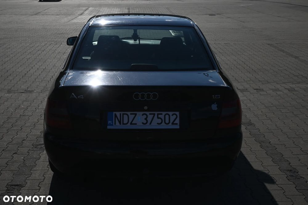 Audi A4 Limousine - 4