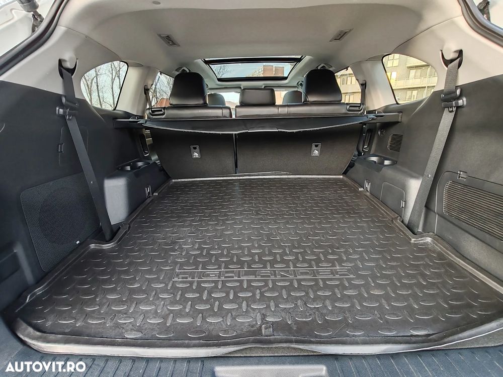 Toyota Highlander 2.5 L Dynamic Force 248CP Luxury Pearly - 17