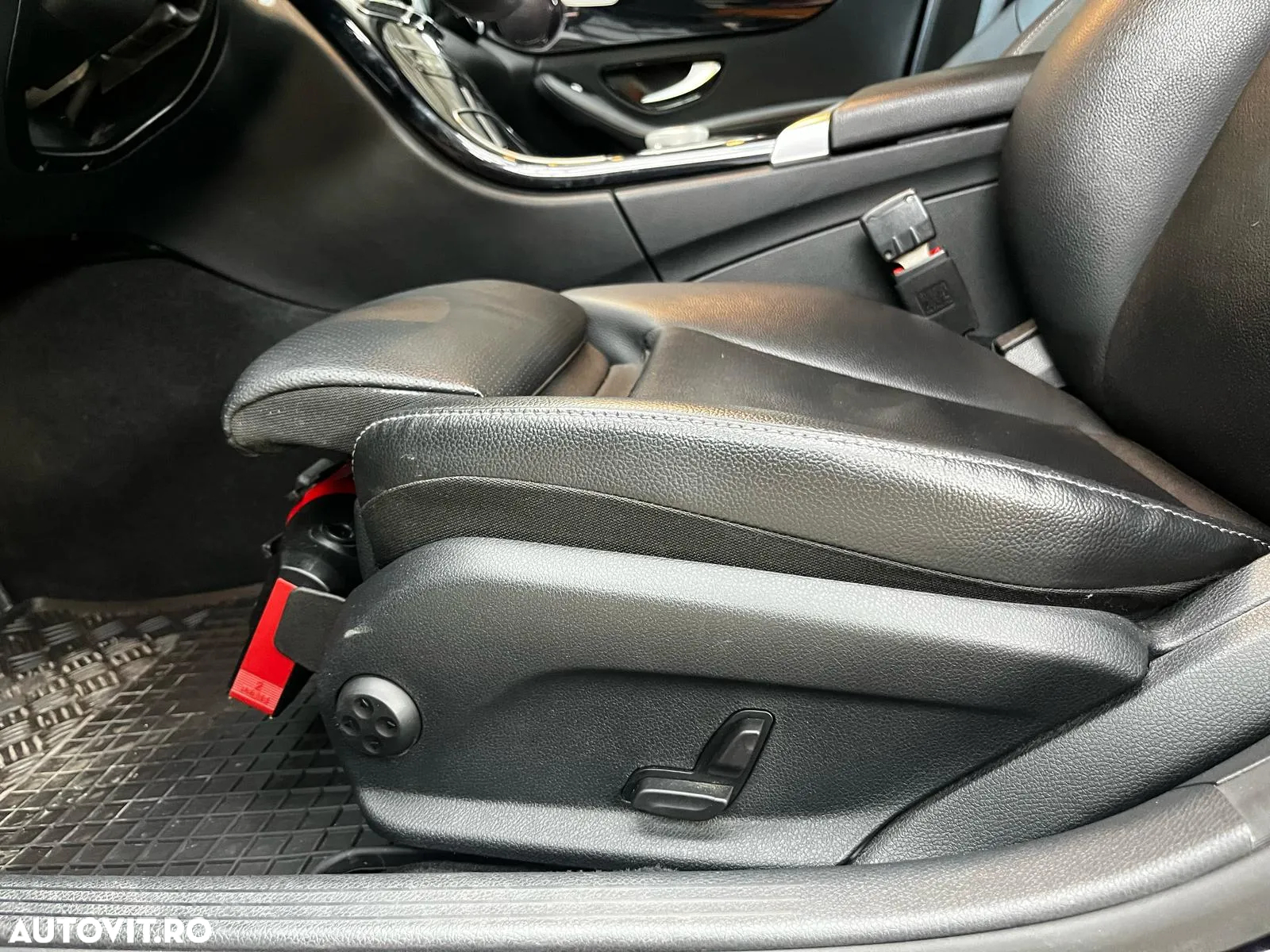 Mercedes-Benz C 220 d T 9G-TRONIC - 20