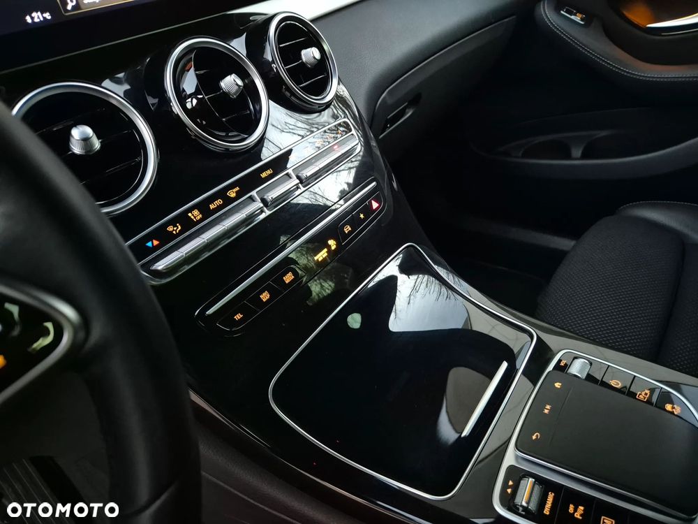 Mercedes-Benz GLC 300 d 4Matic 9G-TRONIC AMG Line - 23