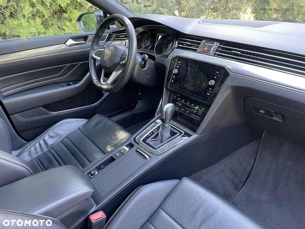 Volkswagen Passat - 10