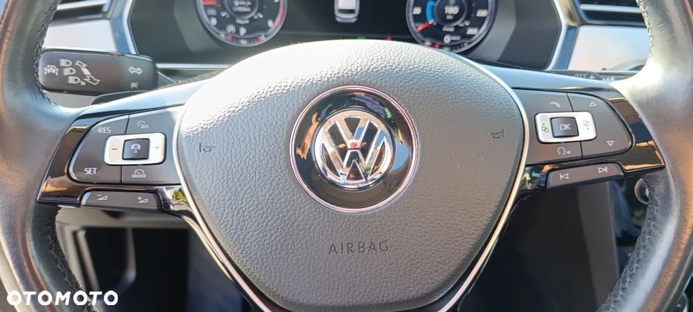 Volkswagen Passat - 19