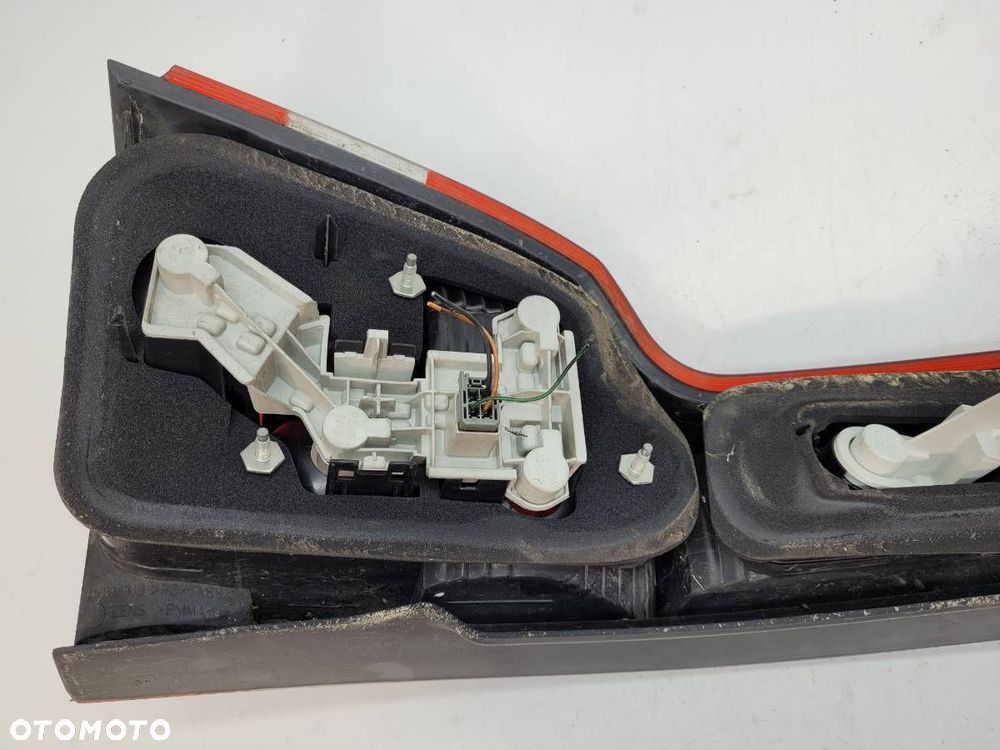 LAMPA TYŁ TYLNA PRAWA W BŁOTNIK VOLVO V50 KOMBI EU 30698921 - 9